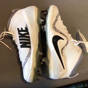 Nike force Zoom trout 4